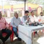 मतदारांनी डॉ.स्मिता योगेश जाधव व कौस्तुभ गावडे या भाजपच्या उमेदवारांना मतदान करावे.